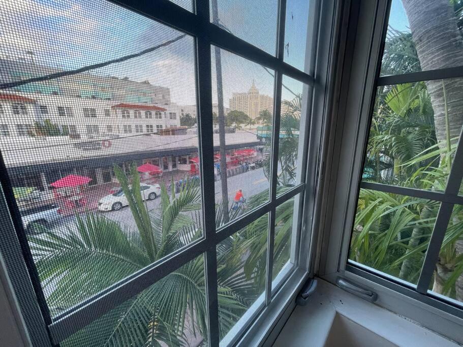 Bright Corner 1 Bedroom, 2 Blocks To Beach, W/Pool Miami Beach Exterior photo